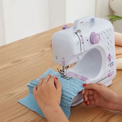 Máquina de costura de zigzag multifunção para vestuário doméstico